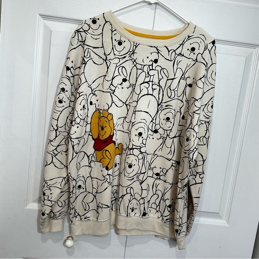 Disney Winnie the Pooh All Over Print Cream Sweatshirt, Women's Size XL